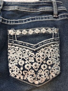 Harper & Ivy Dark Blue Boot Cut Jeans with White Embroidered Pocket. Size 11